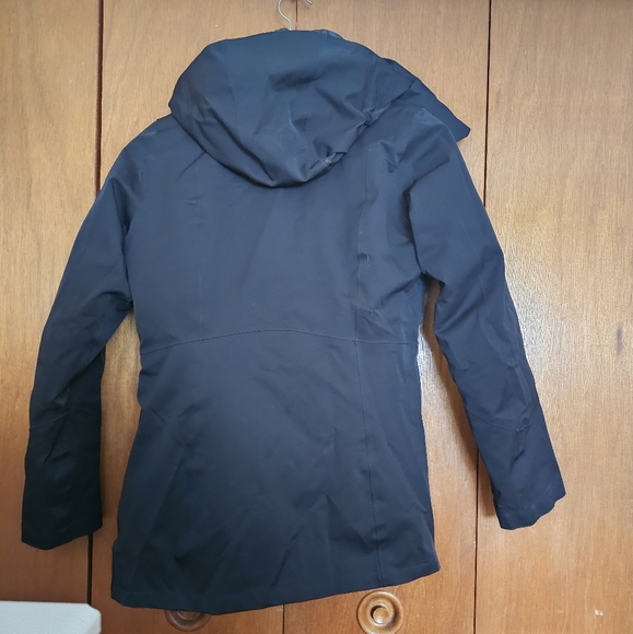 Patagonia Women's Short Tres 3-in-1 Parka. Size S - Picture 7 of 12